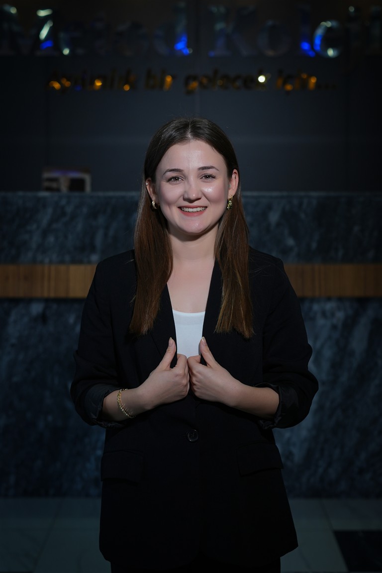 BEYZA KÜÇÜK MATEMATİK ÖĞRETMENİ