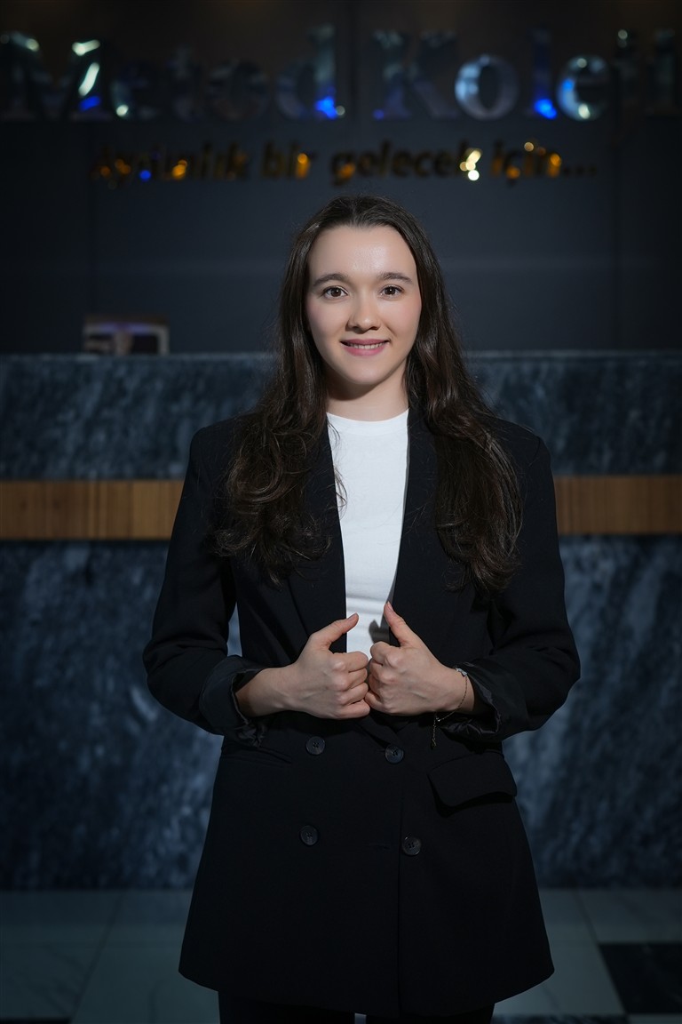 ELİF ÖZDAMAR ANASINIFI ÖĞRETMENİ