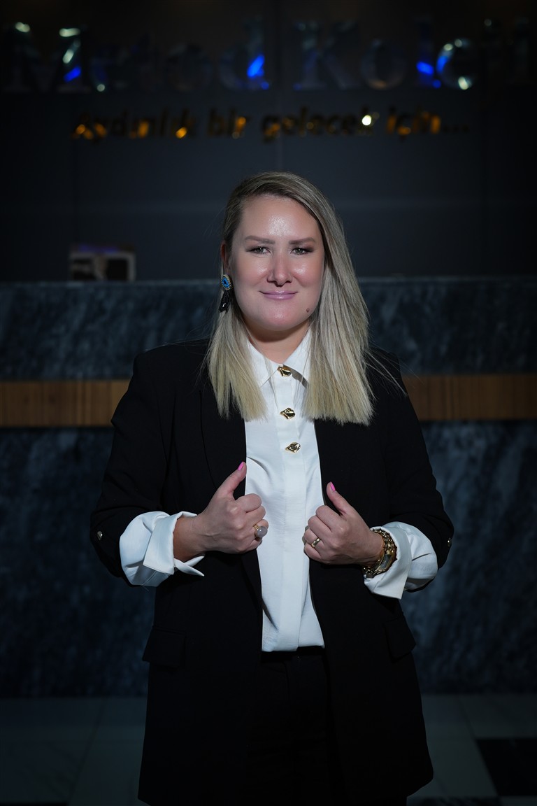 ELİF TEZCAN BARAN İNGİLİZCE