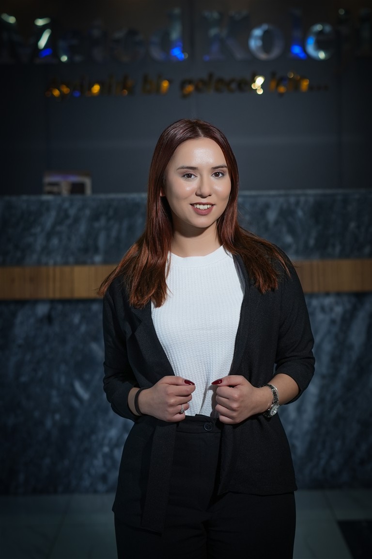 MELİSA GÜL YILMAZ İNGİLİZCE ÖĞRETMENİ